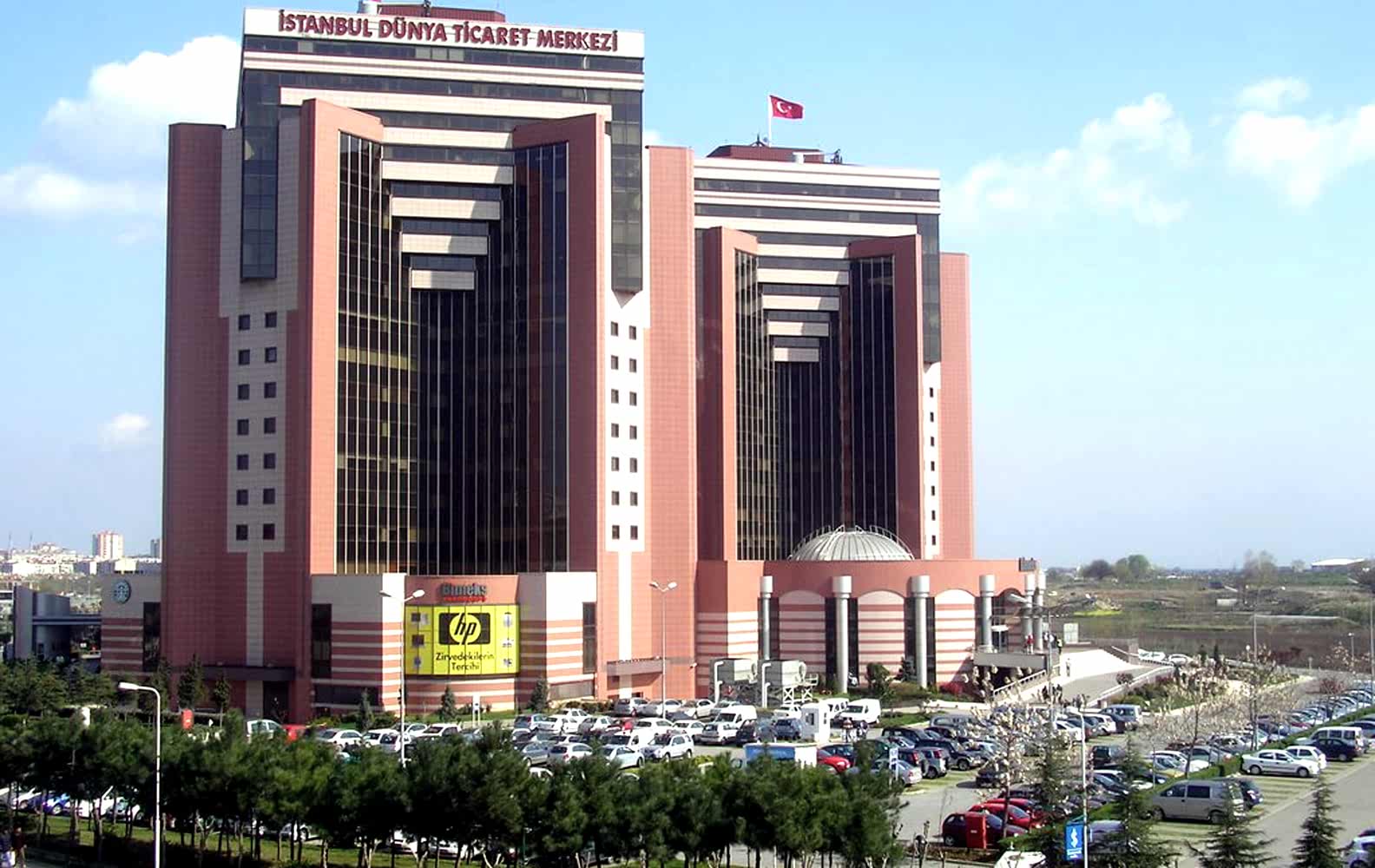 İSTANBUL DÜNYA TİCARET MERKEZİ